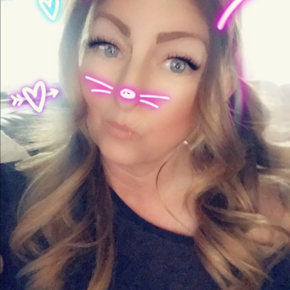 Meet your Posher, Lisa - Picture 3 of 5